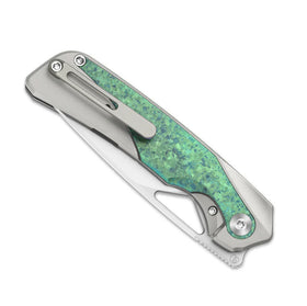 Kizer Topsail – M390 Blade • Titanium & Green Crystallized Titanium • Front Flipper
